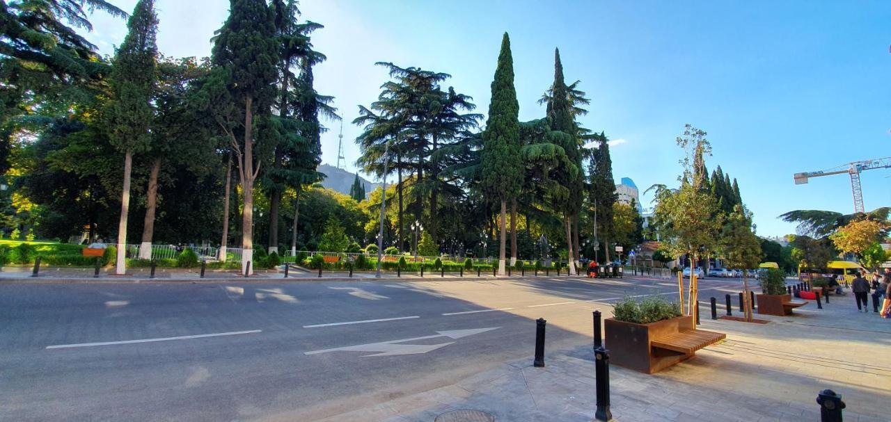 Apart-Hotel David Tbilisi Bagian luar foto