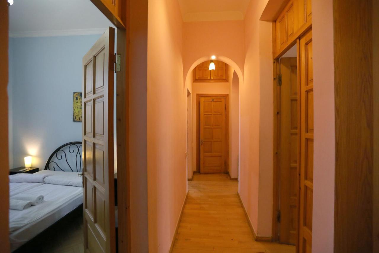 Apart-Hotel David Tbilisi Bagian luar foto
